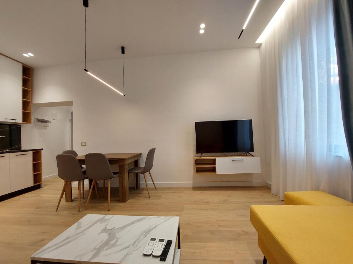 Luxury Apartments Blloku Tirana Exterior photo